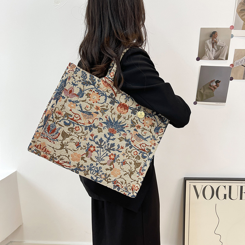Kadınlar için büyük kapasiteli - Luxury Bags Made In Italy incelemesi ve fiyatı