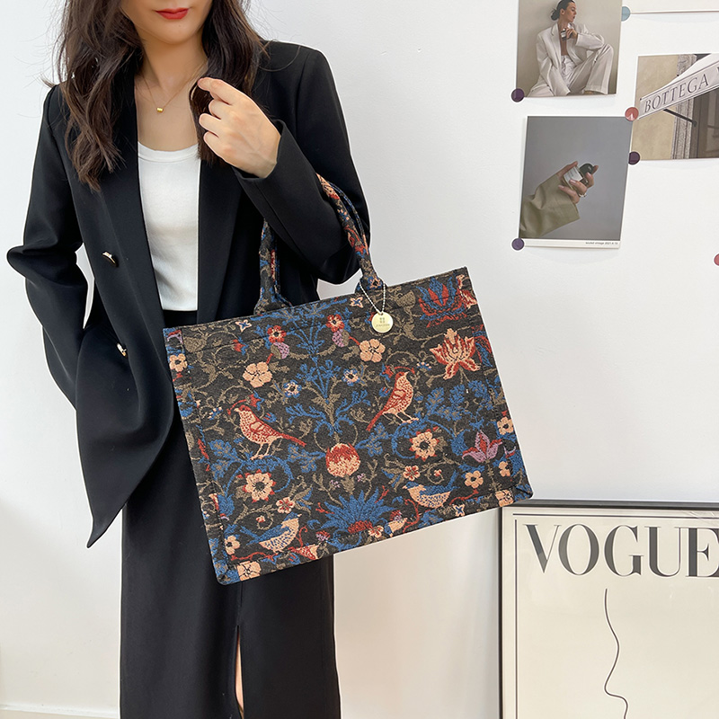 Kadınlar için büyük kapasiteli - Luxury Bags Made In Italy incelemesi ve fiyatı
