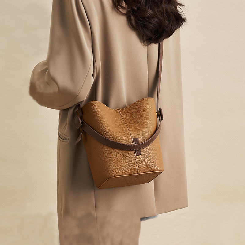 Klasik Kadın Su Kovası Çantası - Luxury Bags Level incelemesi ve fiyatı